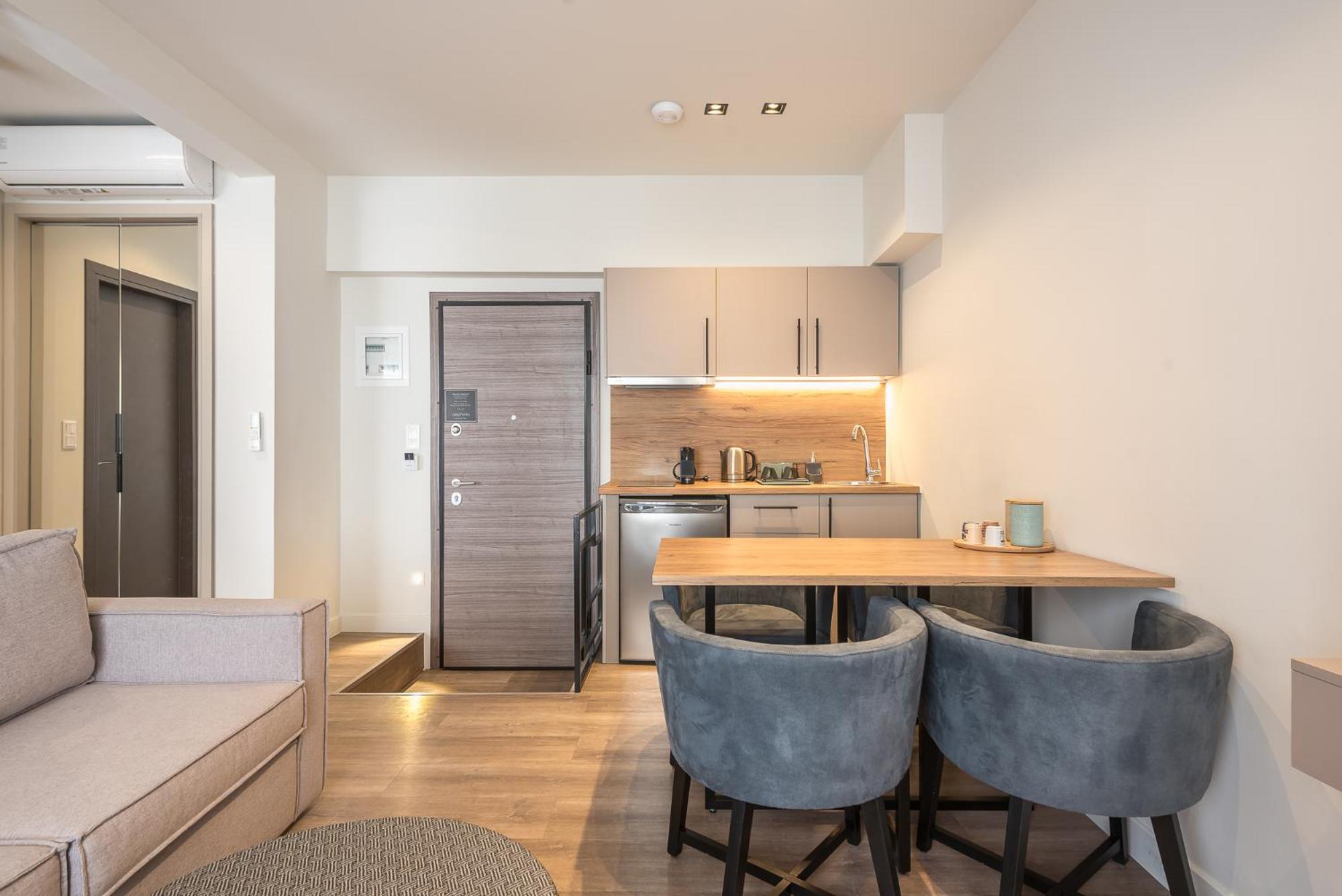 Aeiphoria Suites & Rooms - Athens Room photo